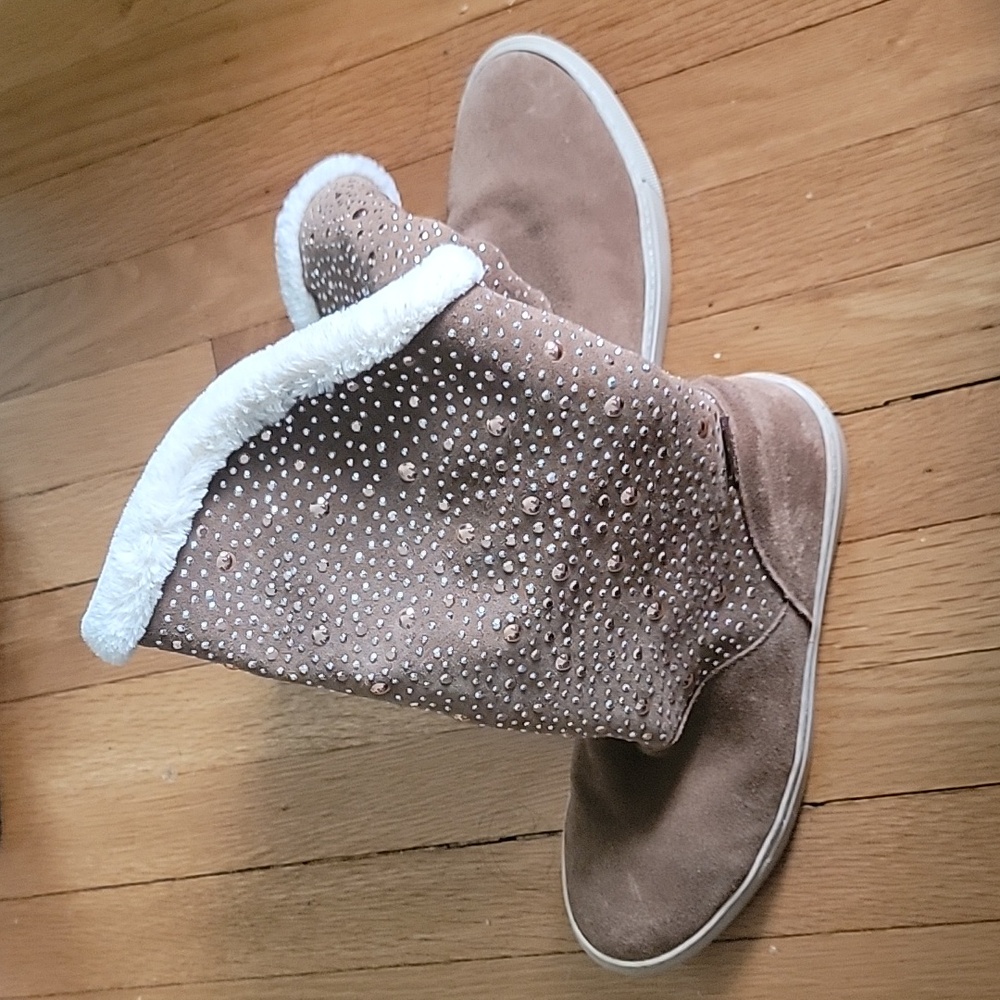 Sketchers suede and rhinestone boots size 9